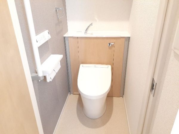 ガーデンプラザ1階1LDK トイレの画像